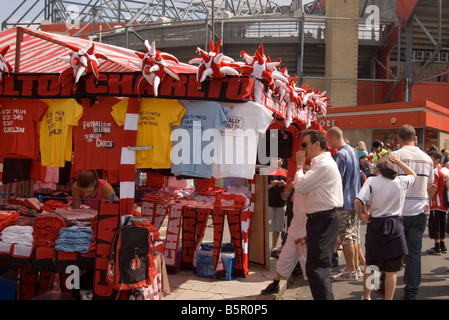 Fußball Fans Souvenir Stall Charlton Athletic Football Club Stockfoto