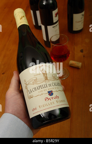 Französischen Syrah Flasche Rotwein Bezeichnung Vin De Pays d ' OC Stockfoto