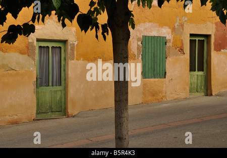 Orange House Roussillon Provence Frankreich Stockfoto