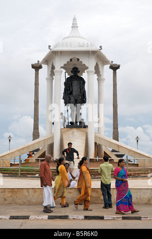 Mahatma Gandhi-Statue an der Uferpromenade von Pondicherry in Indien. Stockfoto