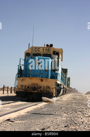 Der längste Zug der Welt. Eisenerz trainieren in der Nähe von Nouadhibou Mauretanien Westsahara Stockfoto