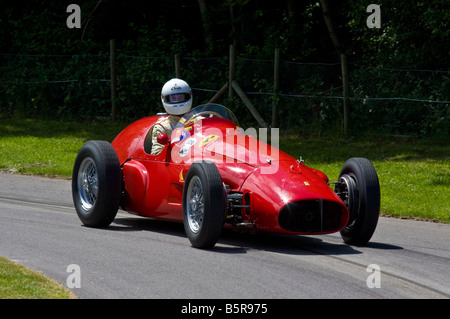 1952 Ferrari 500/625 mit Fahrer Alexander Boswell beim Goodwood Festival of Speed, Sussex, UK. Stockfoto