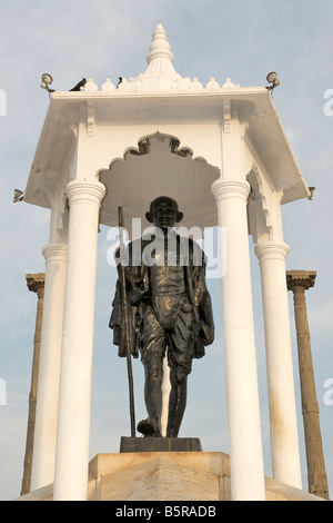 Mahatma Gandhi-Statue an der Uferpromenade von Pondicherry. Stockfoto