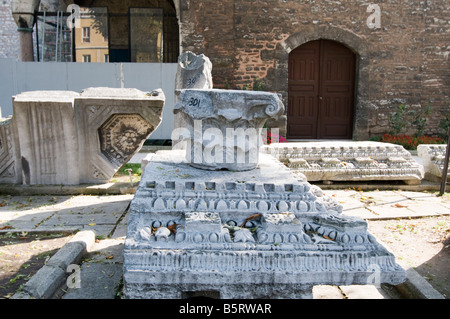 Türkei Istanbul Exterieur der Hagia Sophia Museum bleibt von Theodosius s Hagia Sophia erbaut 415 CE Stockfoto
