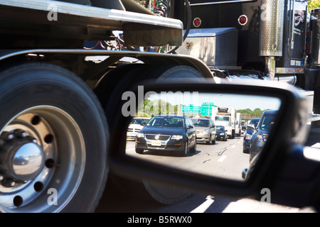 , BESCHÄFTIGT, PKW, LKW, KFZ, NEW YORK CITY, NEW YORK CITY, MANHATTAN, IM FREIEN, RÜCKLEUCHTEN, TAXI, VERKEHR, STAU, TRANS Stockfoto