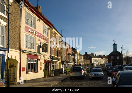 George und der Drache Gasthaus im historischen Yarn High Street Stockfoto