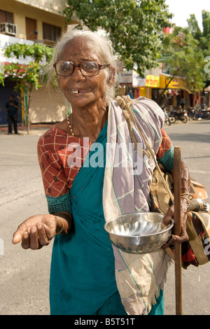 Frau Bettler in Pondicherry, Indien. Stockfoto