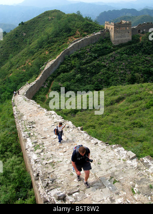 Ein Tourist und eine Hawker auf der Great Wall Of China, Beijing nr Stockfoto