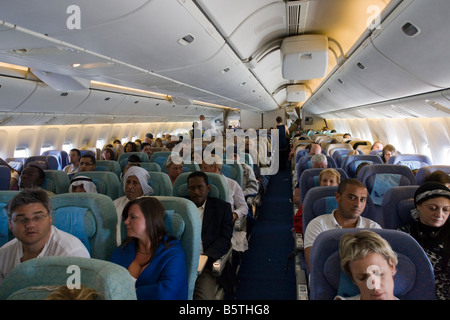 Passagiere in der Economy Class-Kabine, Egypt Air Flug Stockfoto