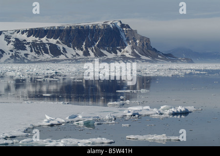 Arktische Landschaft, Seeküste Stockfoto