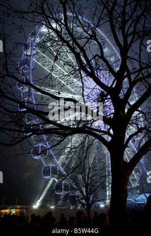 HYDE PARK LONDON WEIHNACHTEN ZEIT WINTER WONDERLAND WEIHNACHTSMÄRKTE UND KIRMES-FAHRTEN Stockfoto