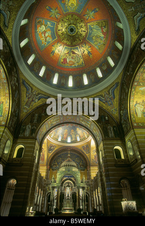 Das Innere des The Cathedral Basilica of Saint Louis auch bekannt als die Kathedrale von St. Louis in der Innenstadt von St. Louis Missouri Stockfoto