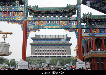 Qianmen Straße in Beijing eine traditionelle Schnäppchen Shop Straße Stockfoto