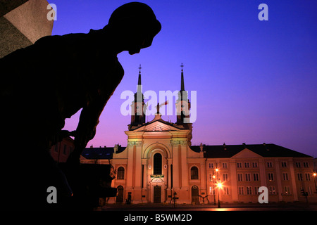 Feld-Kathedrale der polnischeArmee in der Nähe des Denkmals für die Helden des Warschauer Aufstandes in Warschau, Polen Stockfoto