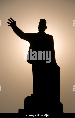 Silhouettierte Statue von Saad Zaghloul, ein ägyptischer Revolutionär und Staatsmann auf der Insel Gezira im Zamalek Bezirk, Zentral-Kairo Ägypten Stockfoto