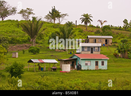 CAYO DISTRICT BELIZE Landhäuser in der Nähe von San Antonio-Dorf Stockfoto