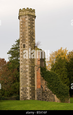 Freistehende Italienisch-Turm in Antrim Castle Gardens Stockfoto