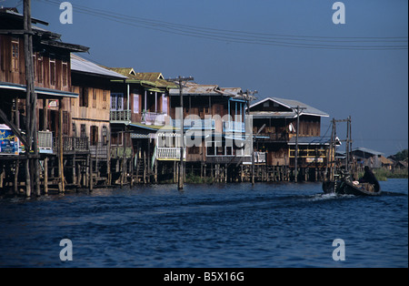 Wichtigsten Kanal Hsisone Stelzenläufer Dorf am Inle-See, Burma bzw. Myanmar Stockfoto