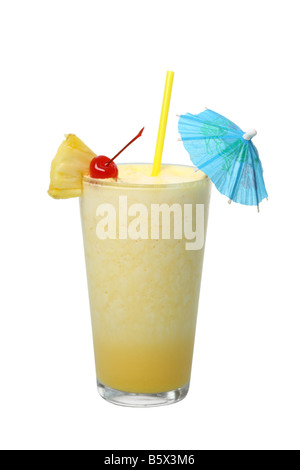 Pina Colada cocktail Ausschnitt isoliert auf weißem Hintergrund Stockfoto