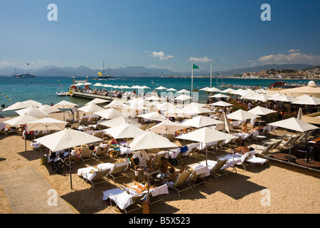 am Strand von Cannes Cote D Azur Frankreich anzeigen Stockfoto