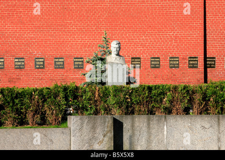 Grabstein von Josef Stalin (1878-1953) in der Kreml-Mauer Nekropole in Moskau, Russland Stockfoto