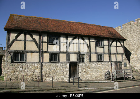 Stadt von Southampton, England. Das 15. Jahrhundert Fachwerk Tudor Händler Halle bei Westgate Street. Stockfoto