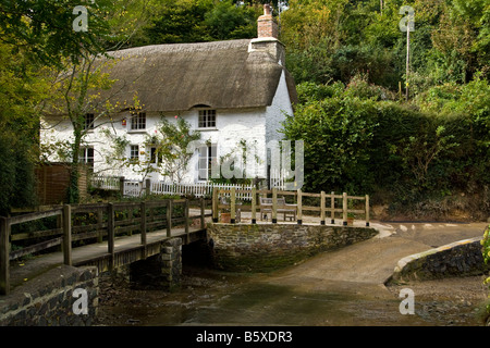 Helford River Ford und Brücke, Helford, Cornwall, Großbritannien. Stockfoto