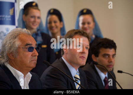 QPR Miteigentümer verließ Flavio Briatore gibt eine Pressekonferenz über die Zukunft des Vereins im Londoner Somerset House. Stockfoto