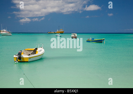 Road Bay in Sandy Ground-Bereich auf der karibischen Insel Anguilla in den British West Indies Stockfoto