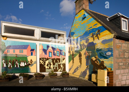 Off the Wall "in Auftrag gegeben, Fresken und Wandmalereien in Invergordon Invernesshire Schottland, Vereinigtes Königreich Stockfoto