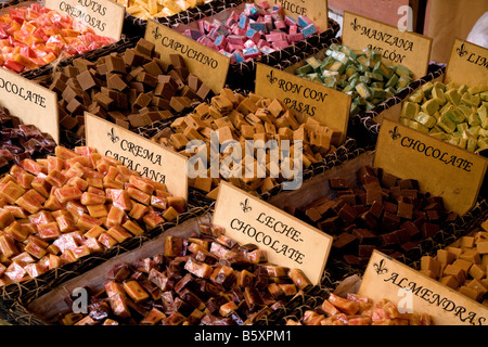 Bonbons im Markt unter freiem Himmel Granada Spanien Stockfoto