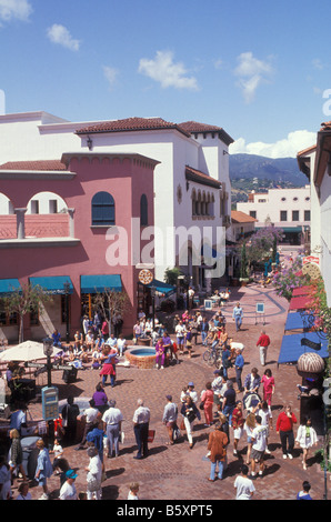 Menschen am Paseo Nuevo in Santa Barbara, Kalifornien USA Stockfoto