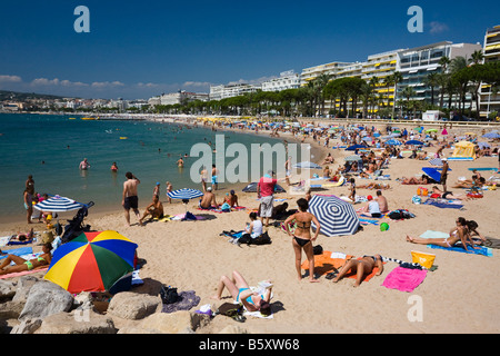 am Strand von Cannes Cote D Azur Frankreich anzeigen Stockfoto