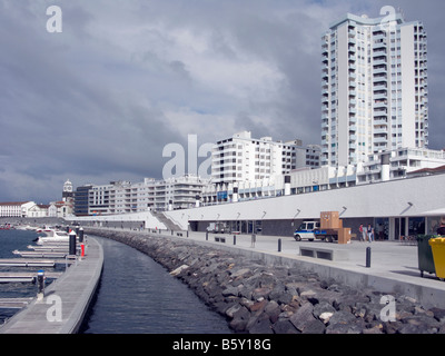 Blick von der Marina in Ponta Delgada, São Miguel, Azoren, Portugal Stockfoto