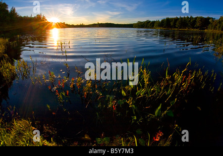 Sonnenuntergang über Twin-Teich in der alten Schmiede in den Adirondack Bergen des Staates New York Stockfoto