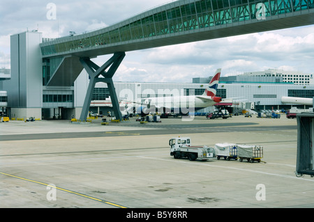 Steg North Terminal Gatwick Airport Großbritannien Stockfoto