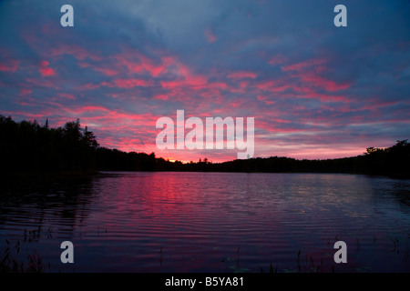 Sonnenuntergang über Twin-Teich in der alten Schmiede in den Adirondack Bergen des Staates New York Stockfoto