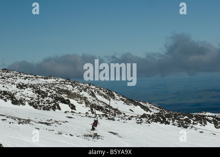 Sessellift am Hang des Mount Ruapehu - Whakapapa Ski-Gebiet - größte in Neuseeland Stockfoto