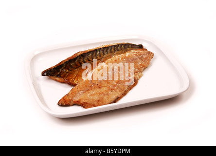 Filets von Hause geräucherte Makrele auf einer Platte ausgeschnitten Stockfoto