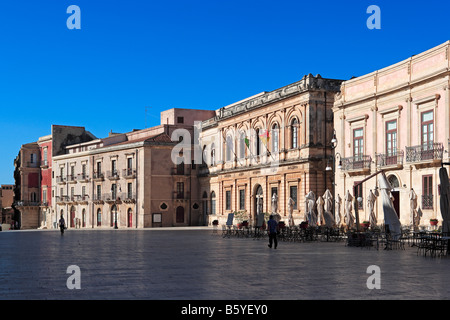 Am frühen Morgen in Piazza del Duomo, Ortygia, Syrakus, Sizilien Stockfoto