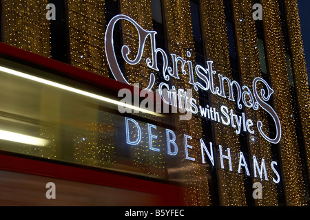 Weihnachtsbeleuchtung bei Debenhams Kaufhaus auf der Oxford Street, London Stockfoto