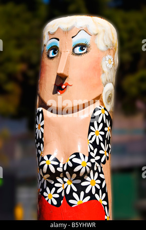 Geelong Skulpturen / eine Poller Skulptur auf die Geelong Waterfront. Geelong Victoria Australien. Stockfoto