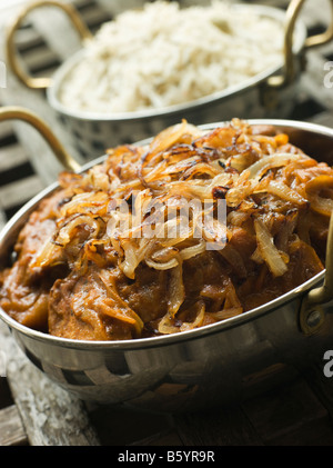 Gericht aus Dopiaza Kalbfleisch mit duftenden Pilau Reis Stockfoto