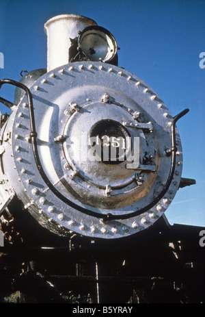 Klassische Dampfmaschine mit alten Kiste Güterwagen im Eisenbahnmuseum, Gesetz, Kalifornien Stockfoto