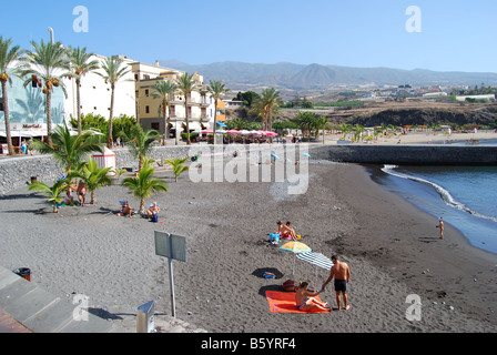 Kleine Kiesstrand und Promenade, Playa de San Juan, Teneriffa, Kanarische Inseln, Spanien Stockfoto