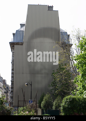 Porträt von St. Vincent De Paul, von Jean-Pierre Yvaral auf Rue Du Faubourg St. Denis Ecke Boulevard de Magenta, Paris Frankreich Stockfoto