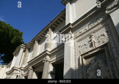 Innenhof im etruskischen Museum der Villa Giulia in Rom Stockfoto