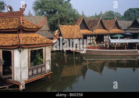 Das Floating Market oder Canalside Dorf an der Ancient City, Bangkok, Thailand Stockfoto