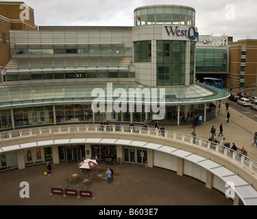 Der Haupteingang der West Quay Shopping Centre in Southampton Wettsektor im Überblick Stockfoto