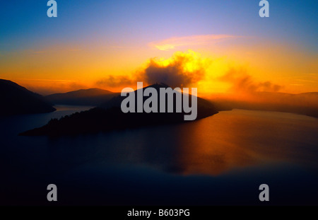 Sonnenuntergang über Llyn Clywedog, Powys, Wales, UK. Stockfoto